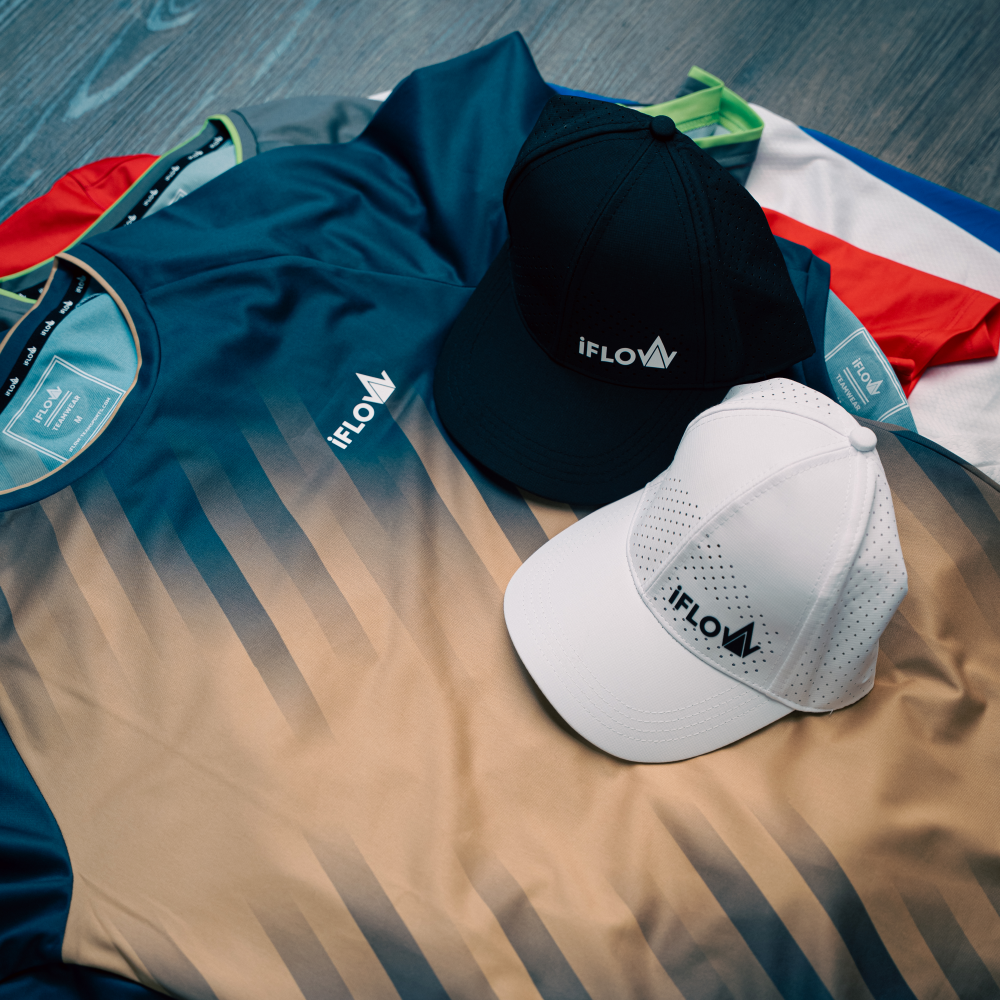 iFlow Auswahl einiger Tennis-Textil-Produkte zur Ansicht gefächert | © iFlow